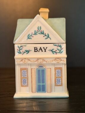 Lenox Spice village 1989 jar Bay.